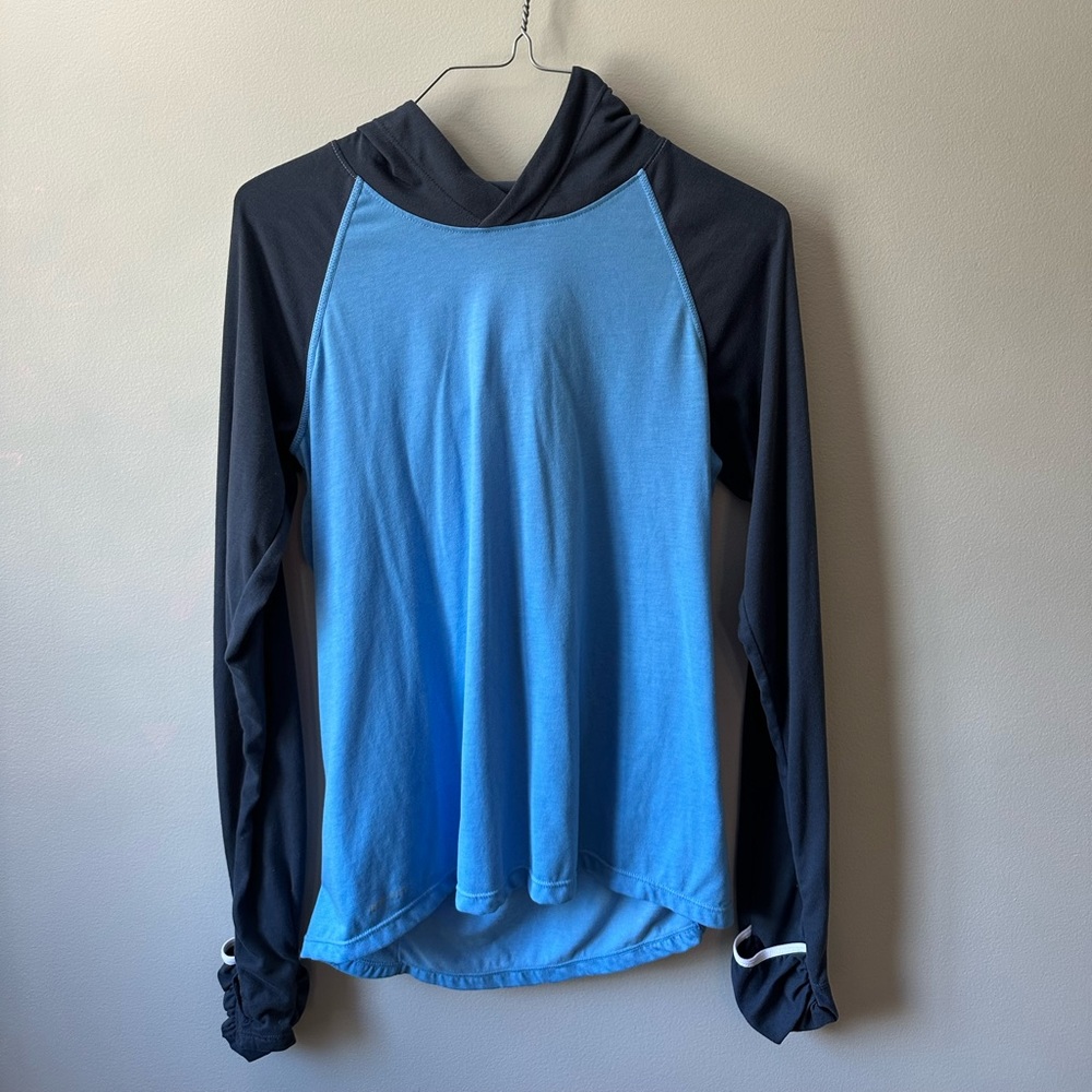 Nike Running Dri-Fit light blue and navy long sleeve shirt. Size Small